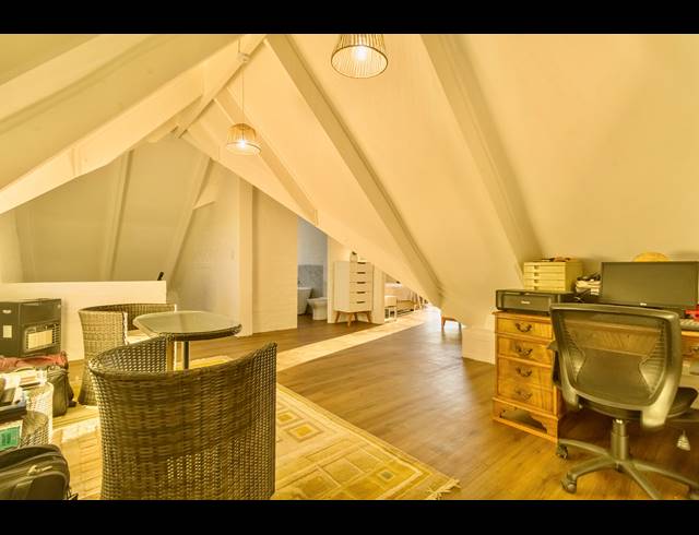 5 BEDROOM HOUSE FOR SALE IN GROTTO BAY
